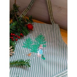 l'espiègle et les sapins enneigés.
