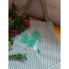 l'espiègle et les sapins enneigés.
