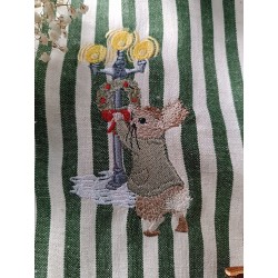 Sous le lampadaire neigeux