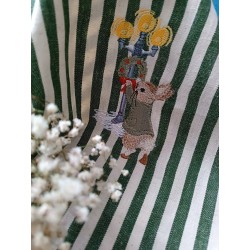 Sous le lampadaire neigeux